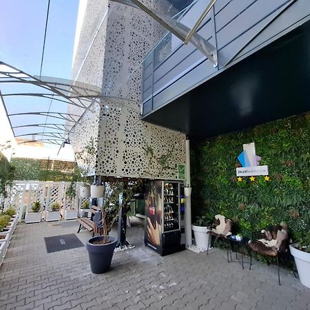 Apartments Steel Residence- Tesla Drive Experience Тимишоара Экстерьер фото